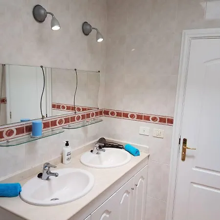 Roque Del Conde With Fantastic Sea View, Terrace, Pool, Wifi, Sat-tv, Garage Semesterbostad Costa Adeje (Tenerife)